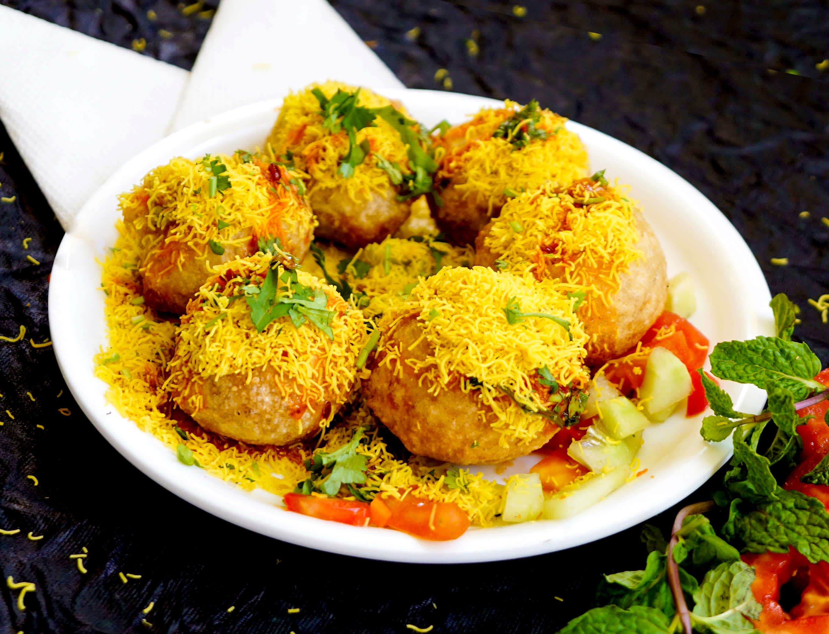 Tr Chaats Corner - Logo