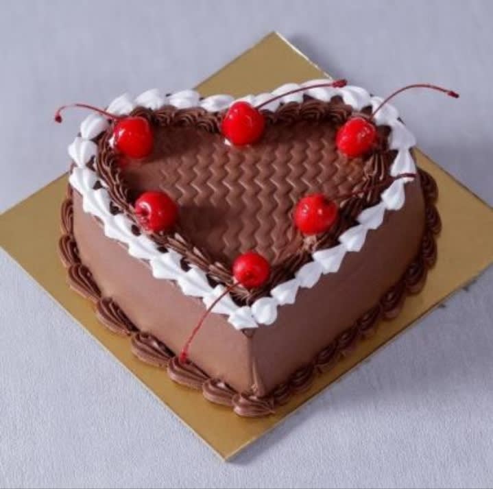 Treat Cakes N Bakes - Logo