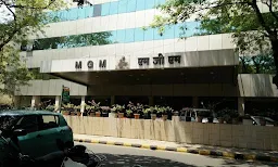 Trena Hospital Canteen - Logo