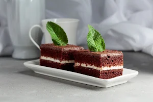 Tripple's Cake And Desserts - Logo