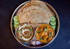 TROHO - Thali Junction - Logo