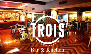 Trois Pub - Cover photo