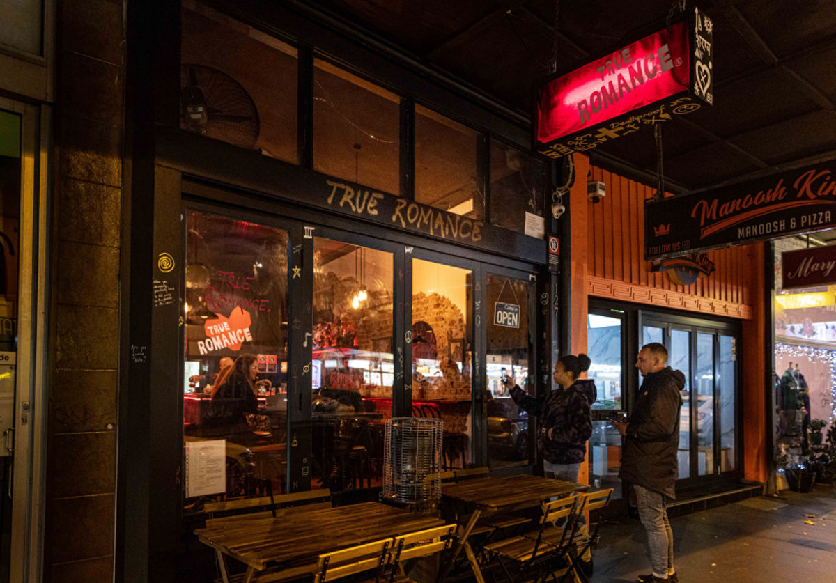 True Romance Newtown - Logo