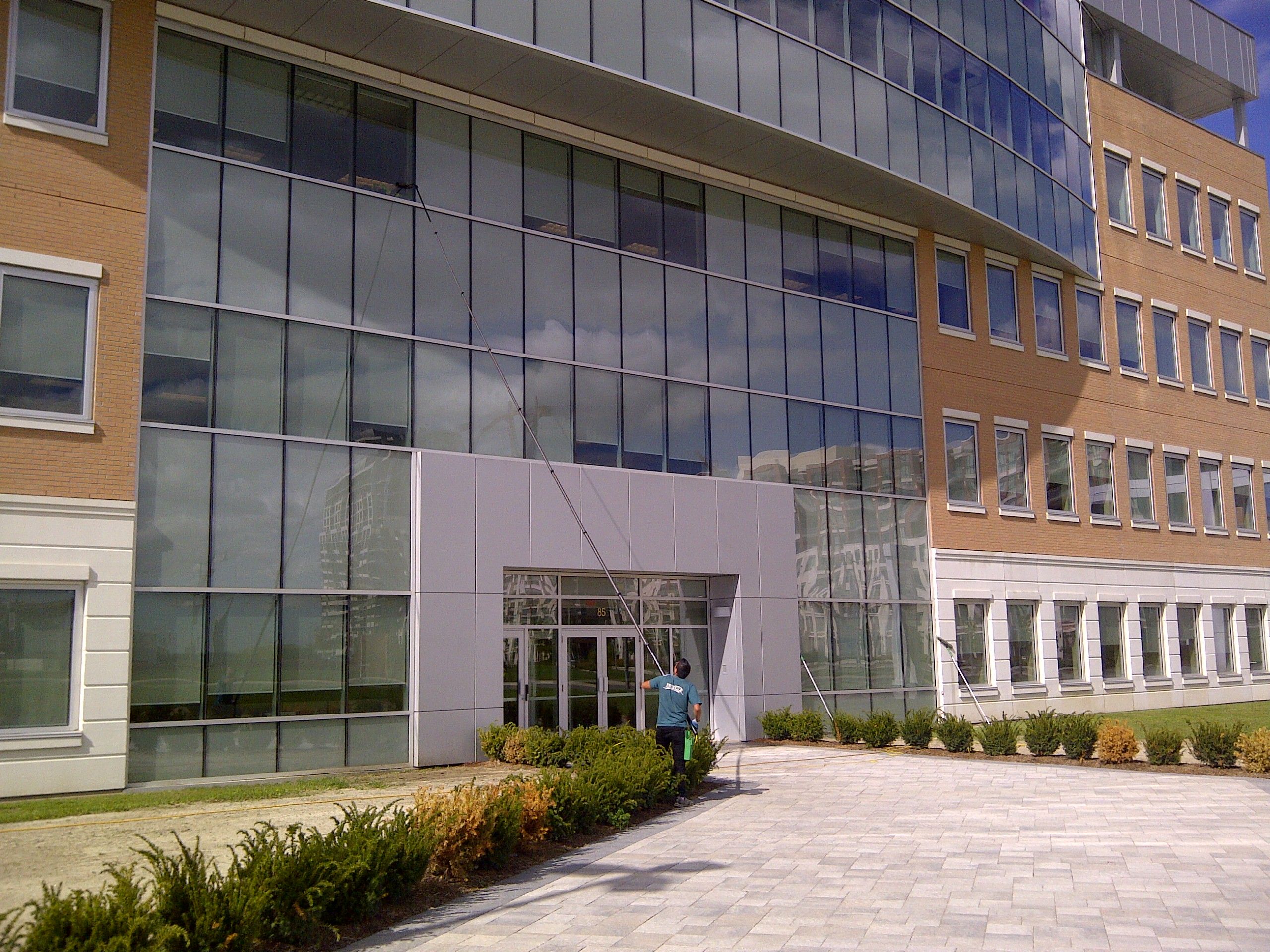 Tru Vue Window Cleaning Inc. - Logo