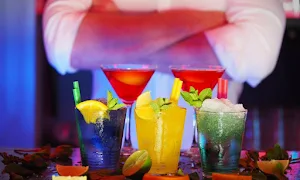 Tukai Juice Hub - Logo