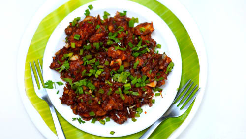 Tulsi chinees & pav bhaji - Logo