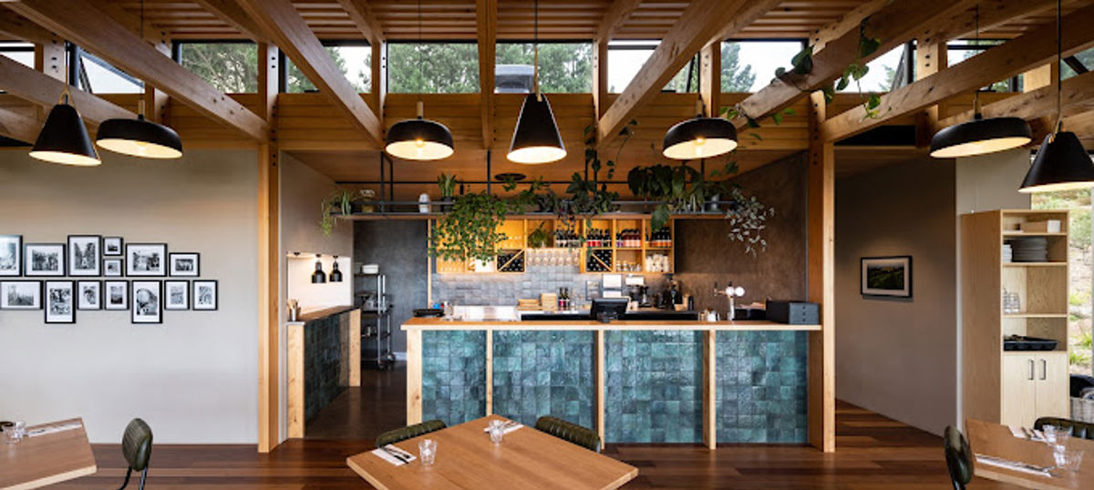 Tussock Hill Vineyard and Cellar Door Restaurant - Logo
