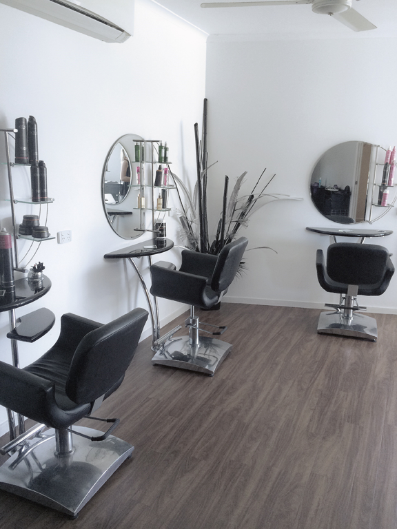 Twisted Sista Hair Studio - Logo