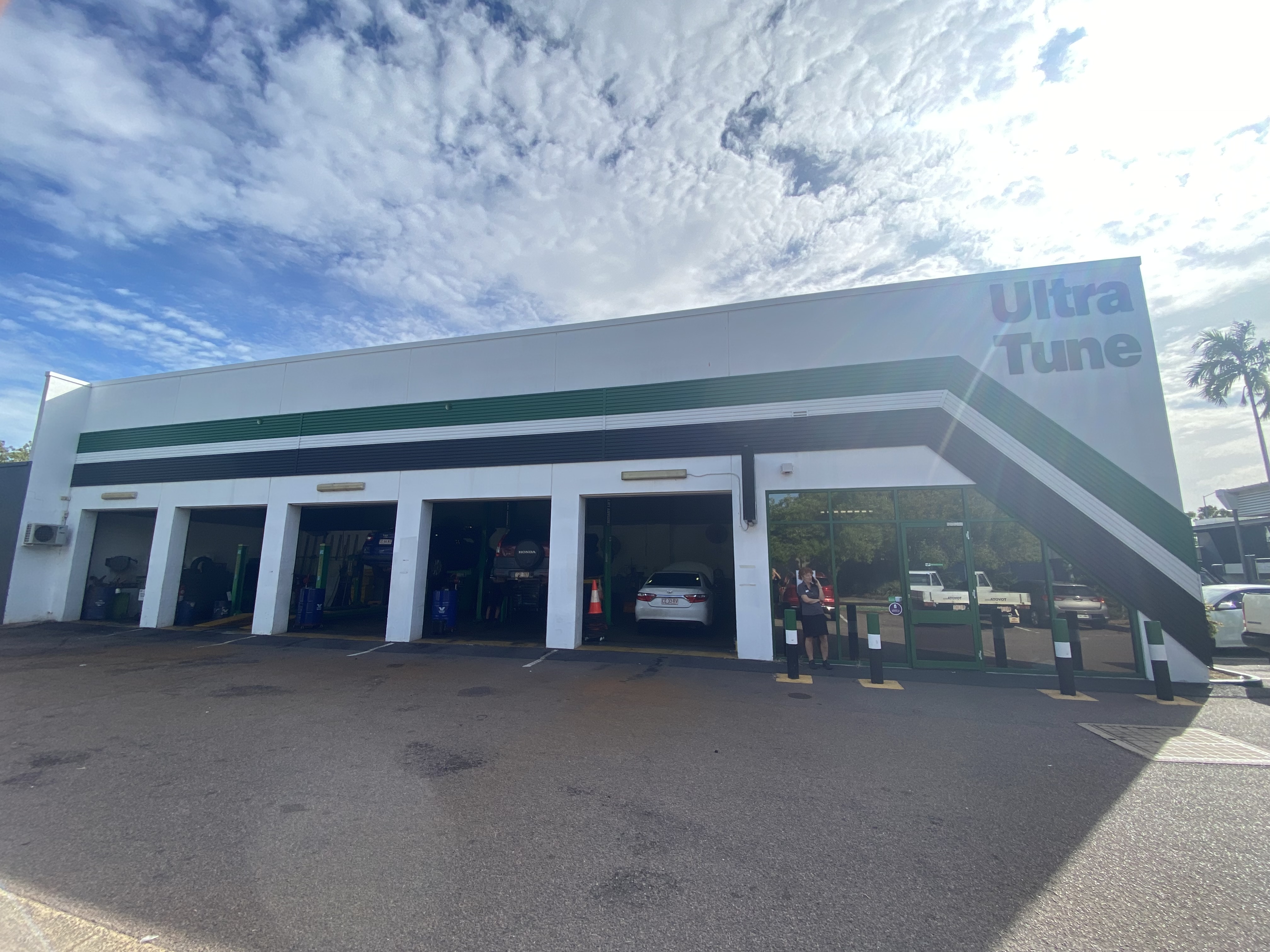 Ultra Tune Palmerston - Logo