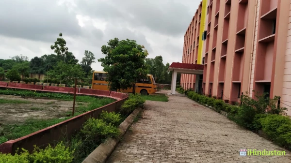 uni-tech college - Logo
