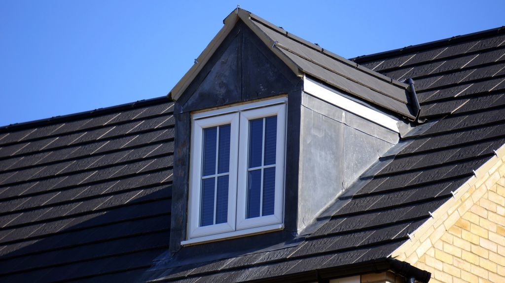 Universe Roofing Ltd. - Logo