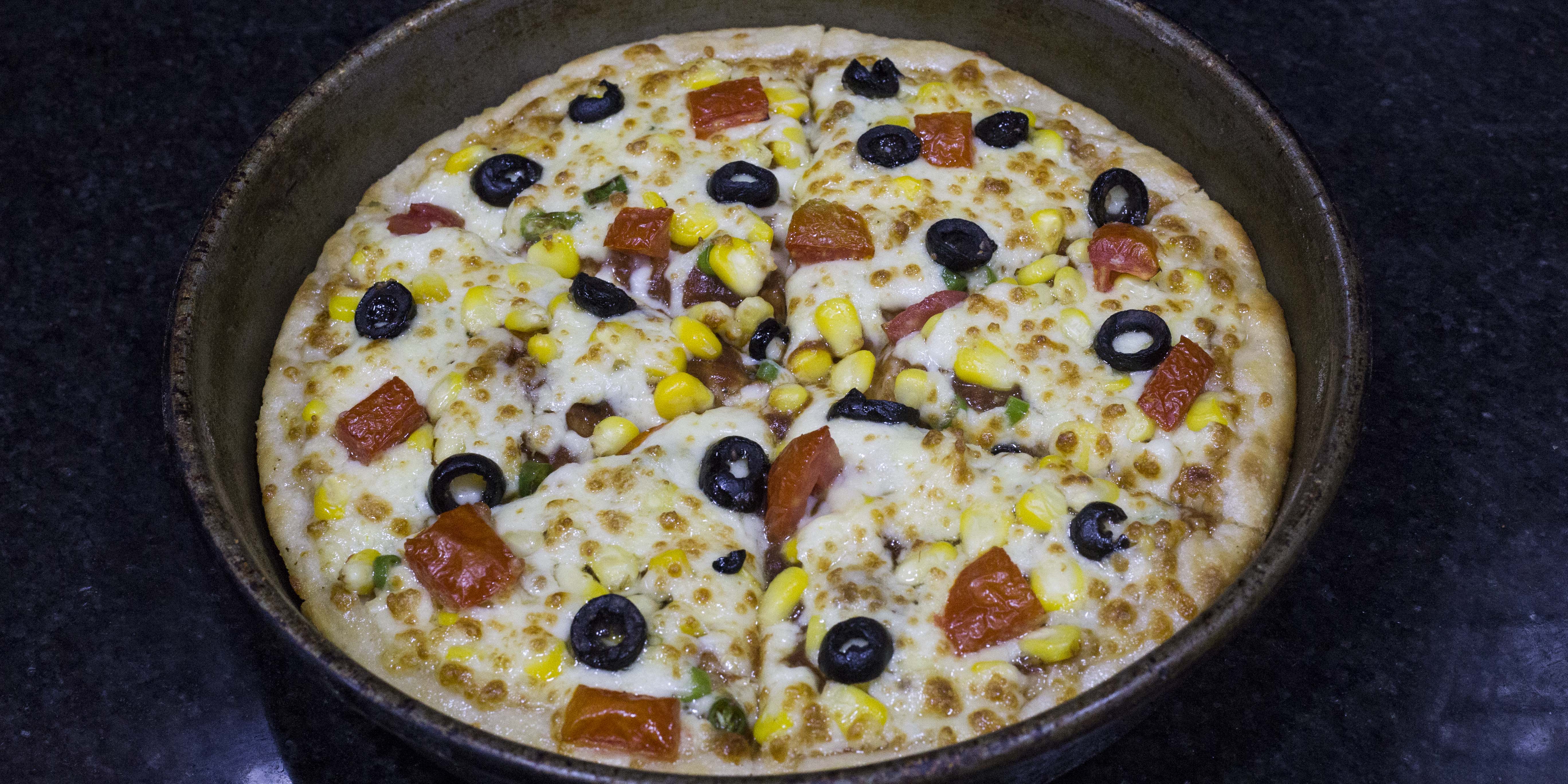 US Pizza - Logo