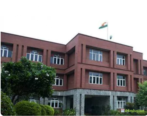 Uttam School - Logo