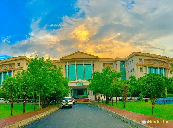 Uttar Pradesh University of Medical Sciences, Saifai, E - Logo
