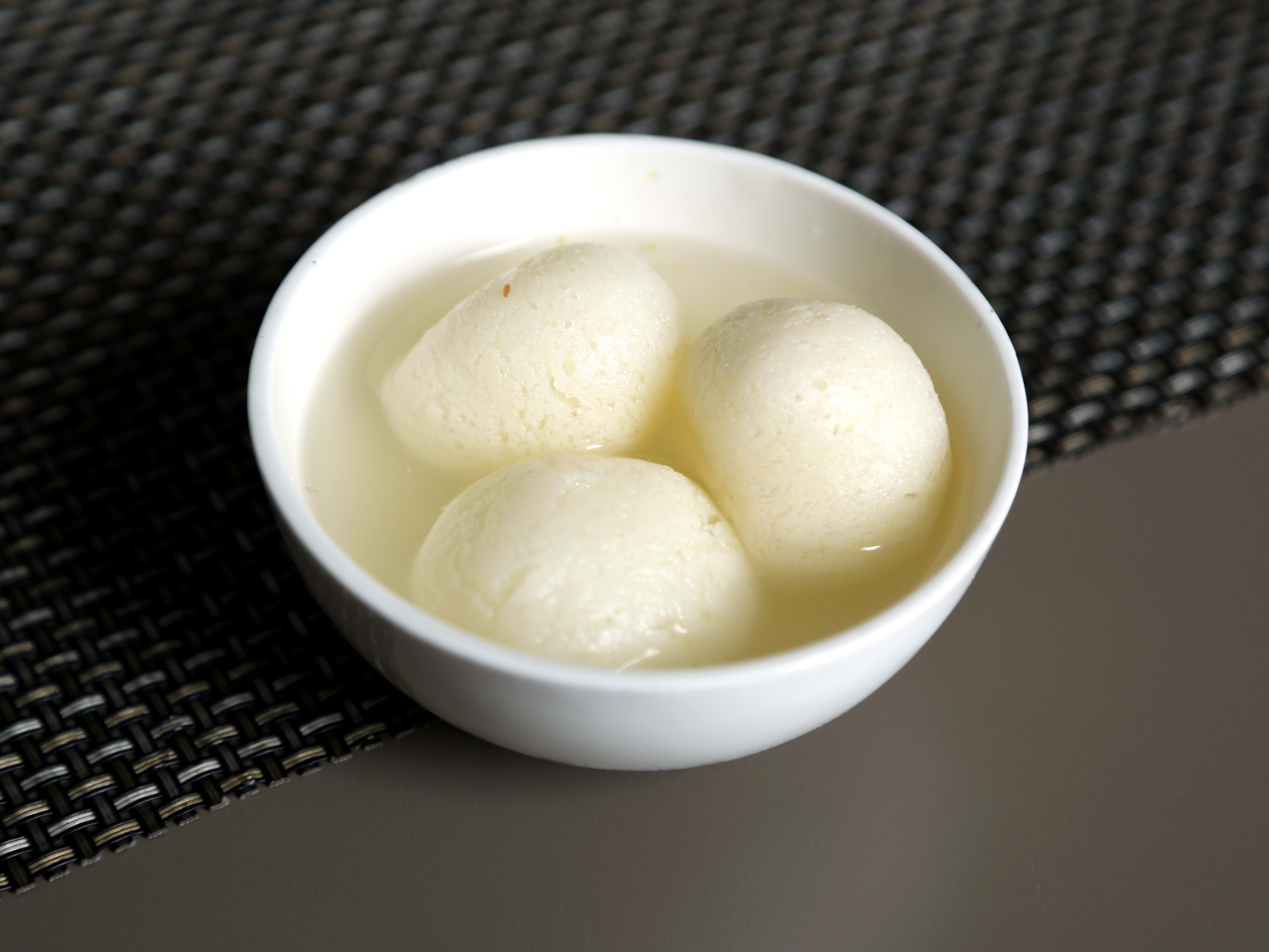 Vadera sweets & savouries - Logo