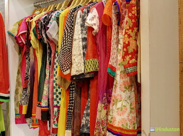 Vandana Fashion - Logo