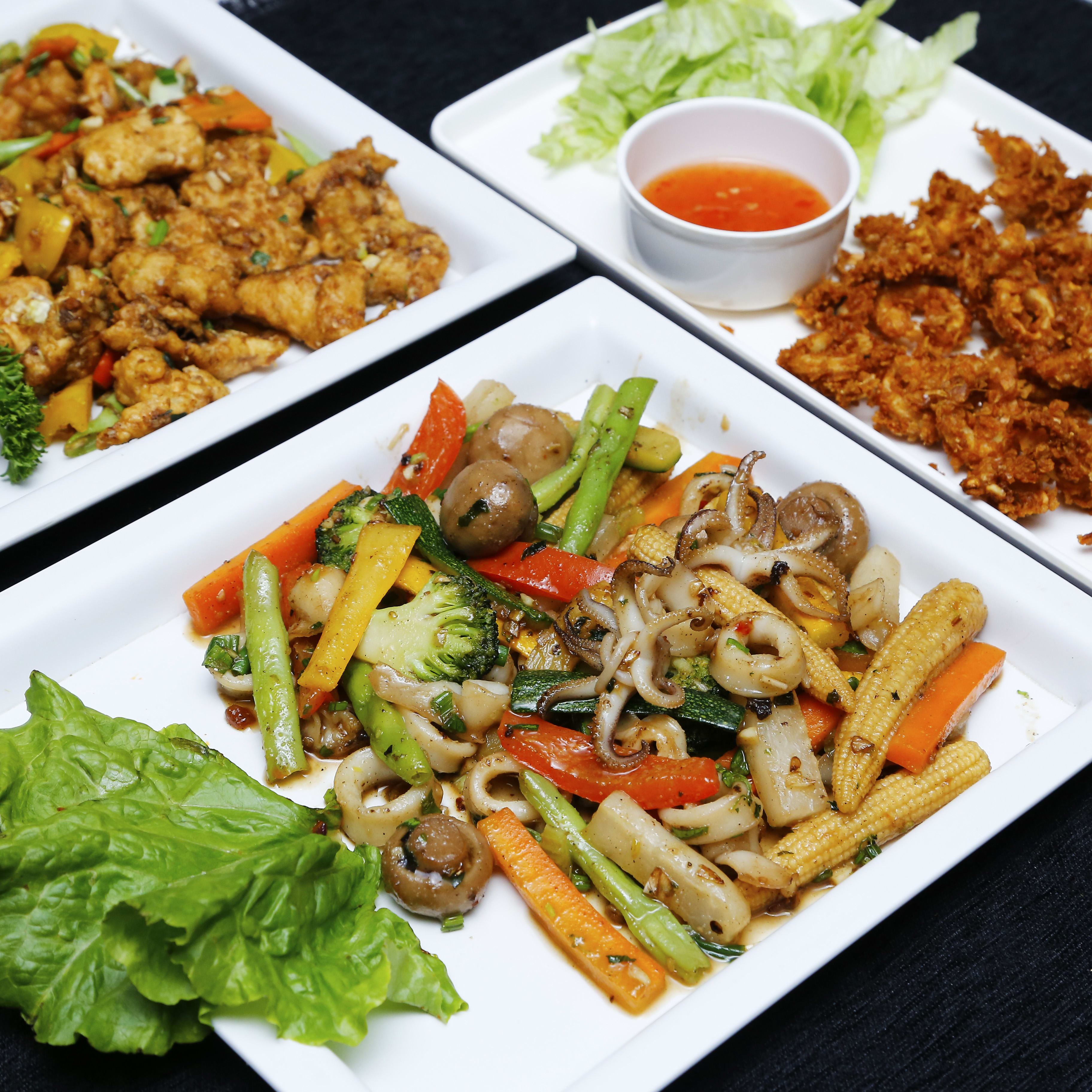 Vayalil Restaurant - Logo
