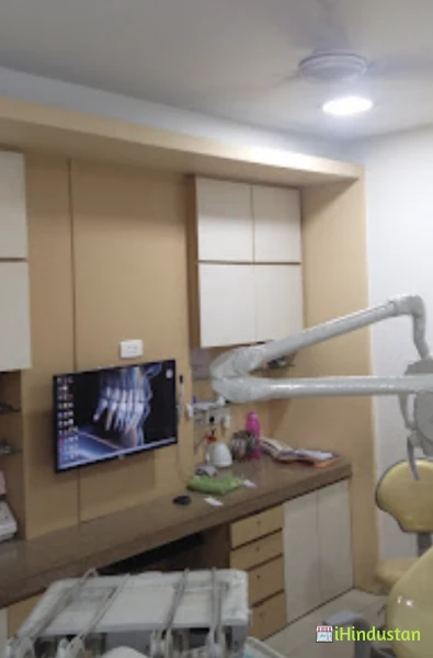 Veeyes Dental Care - Logo