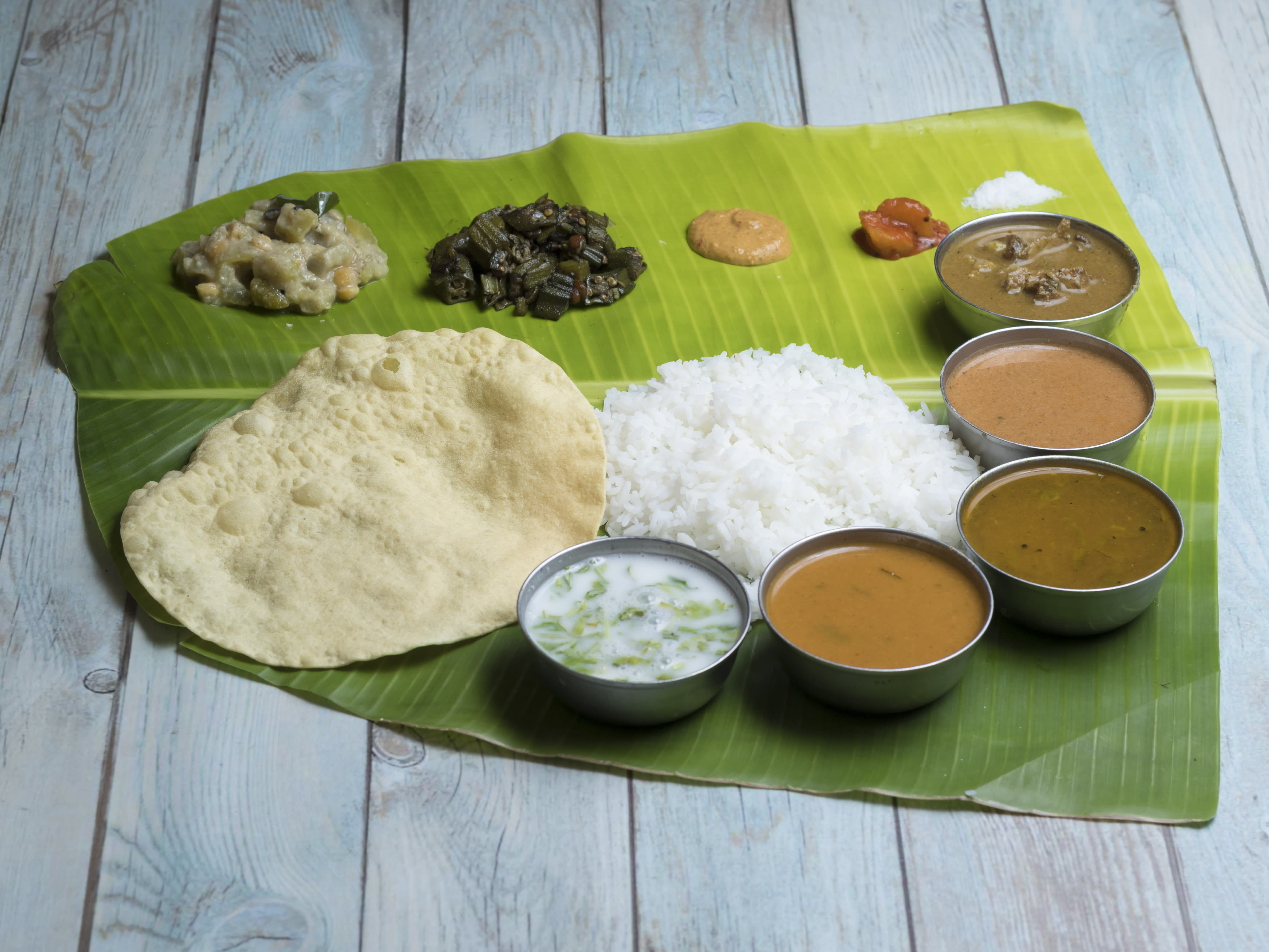 Velu Nayaker Mess - Logo