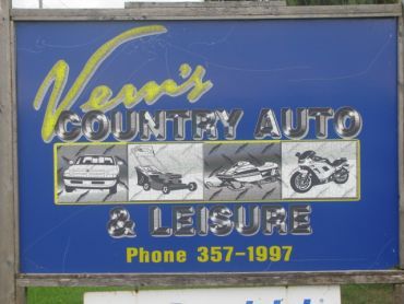 Vern&s;s Country Auto &a; Leisure - Logo