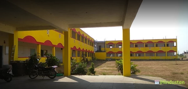 Vetri Polytechnic College - Logo