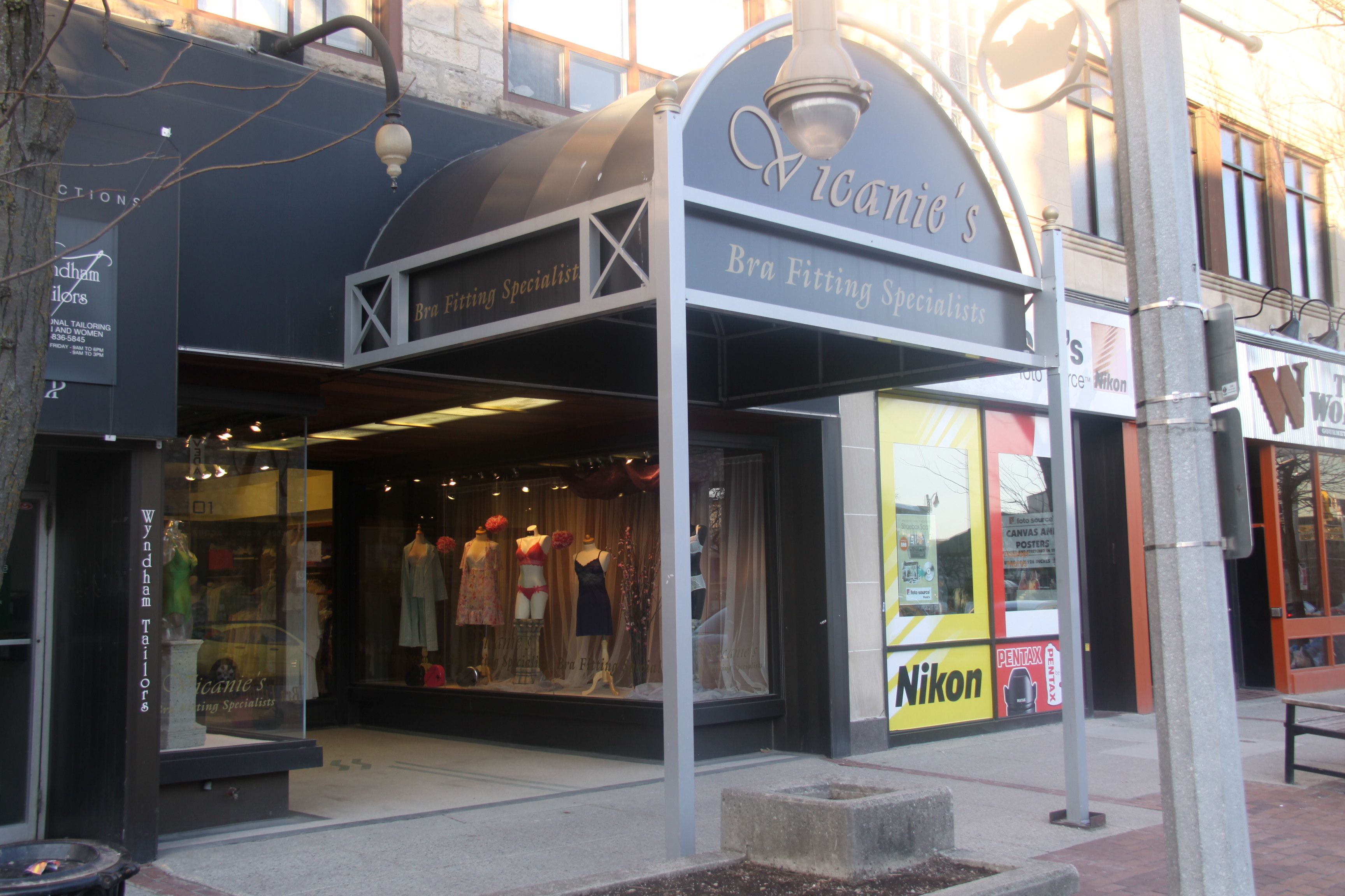 Vicanie&s;s Fine Lingerie &a; Luxuries - Cover photo
