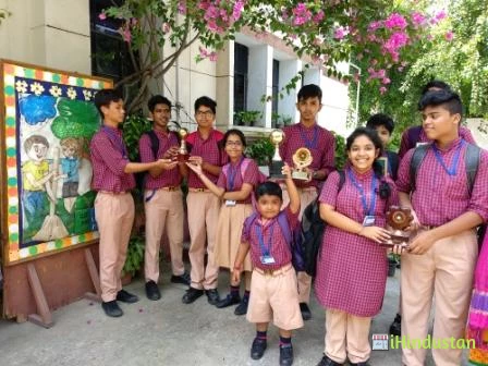Vidya Niketan Public School - Logo