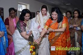 Vidyavati Mukand Lal Girls College - Logo