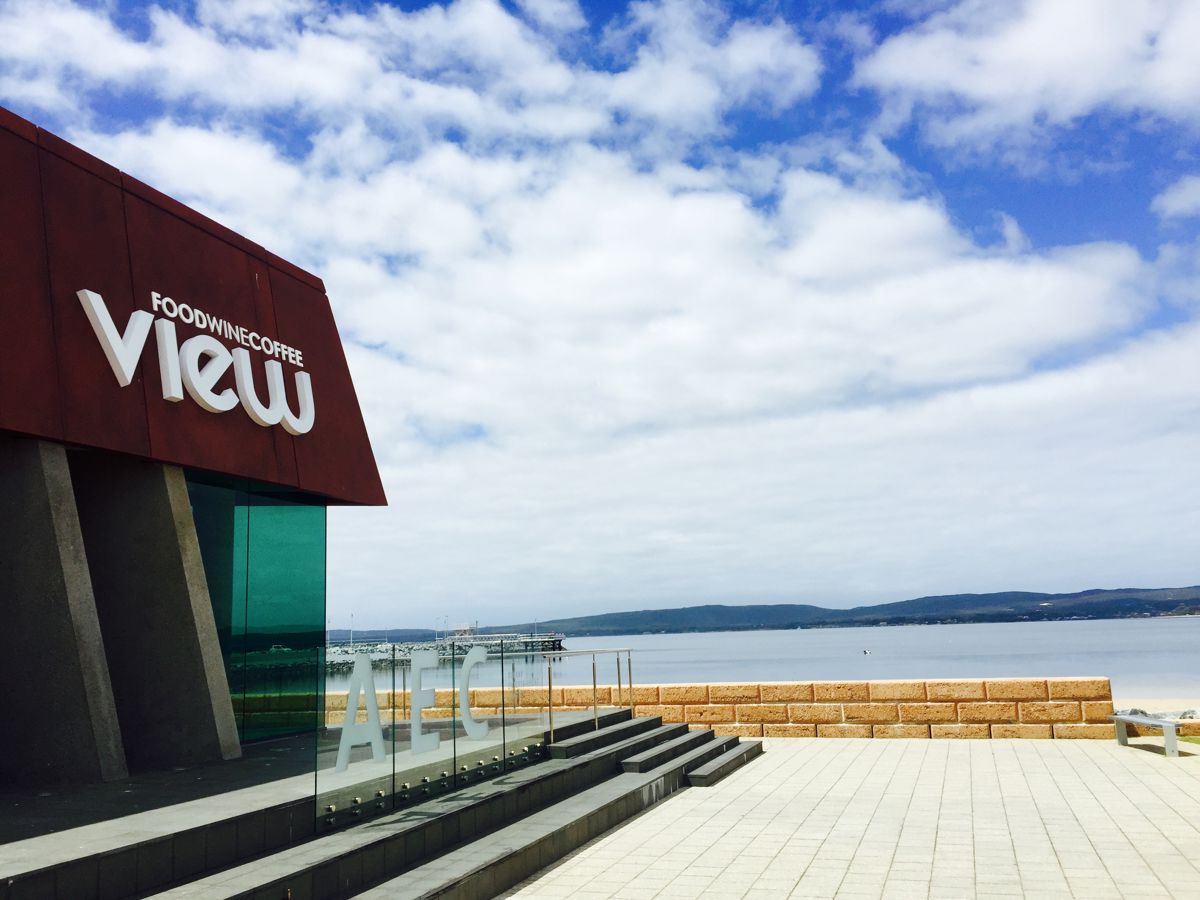 VIEW Restaurant - Logo