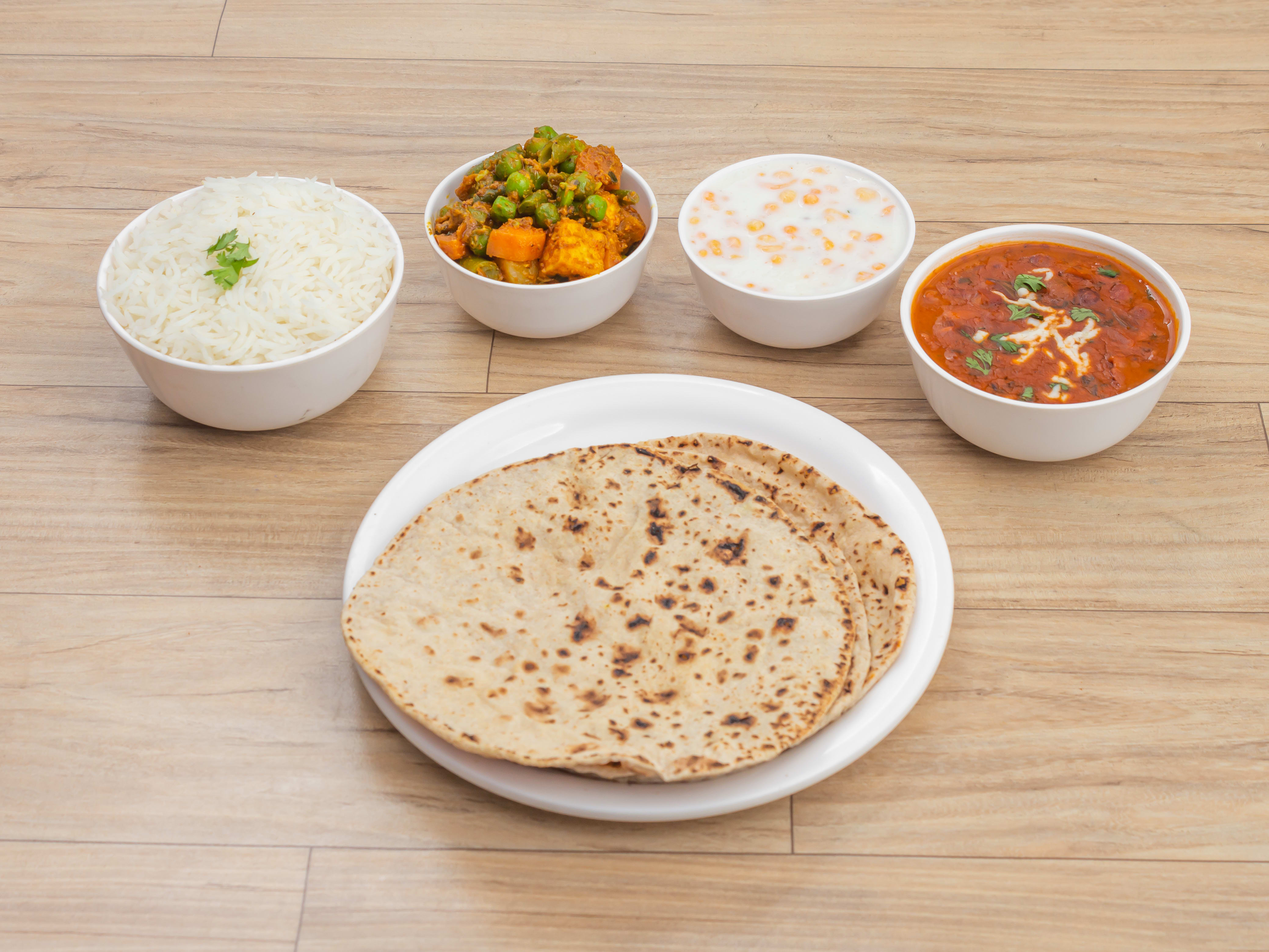Vinayak Tiffin Center - Logo