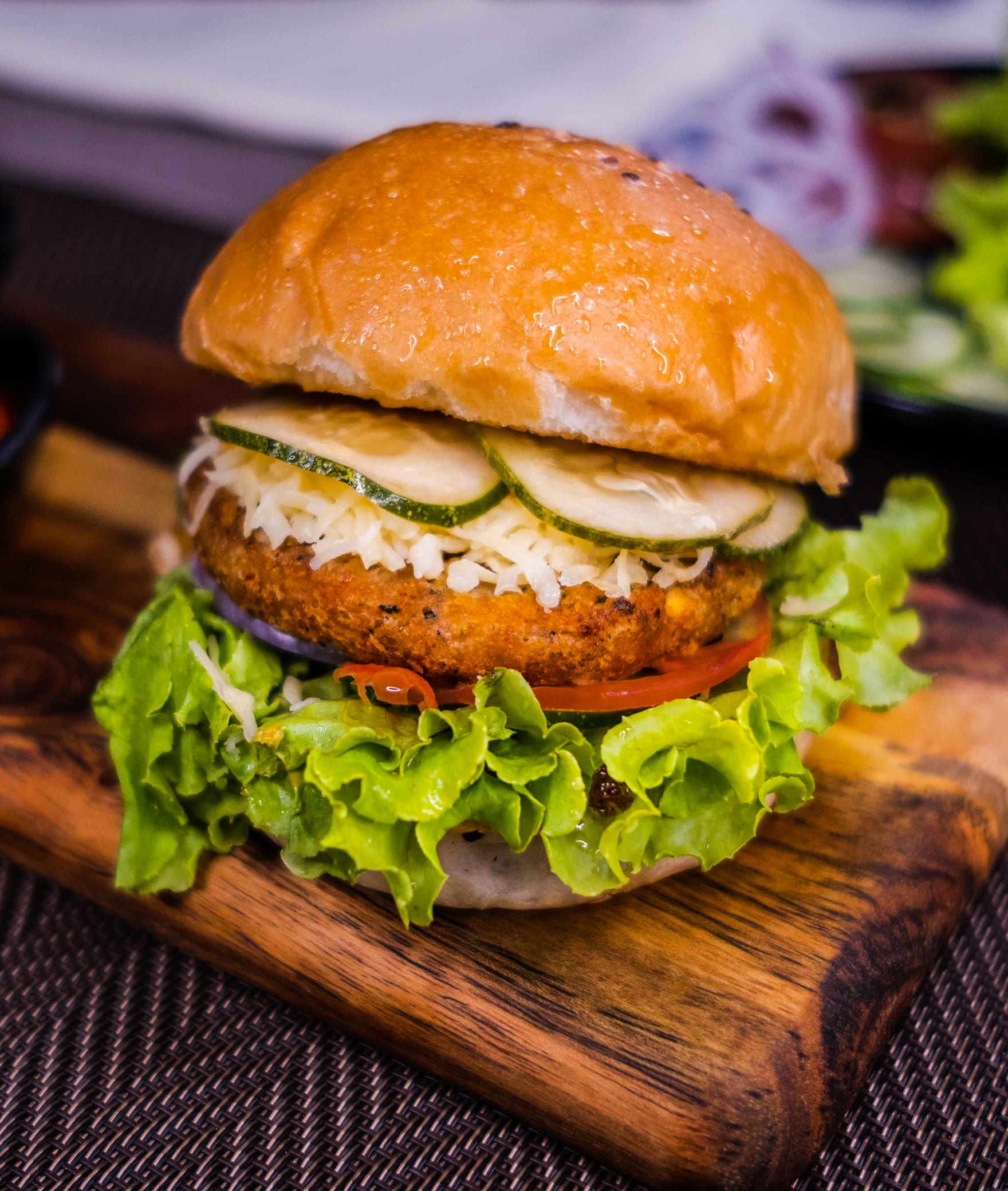 Voosh Burgers & Sandwiches - Logo