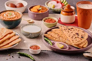 Voosh Desi Parathas - Logo