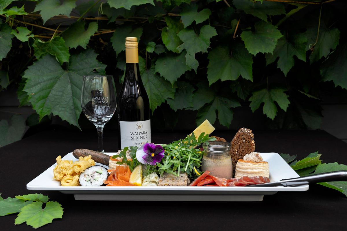 Waipara Springs Winery and Restaurant - Logo
