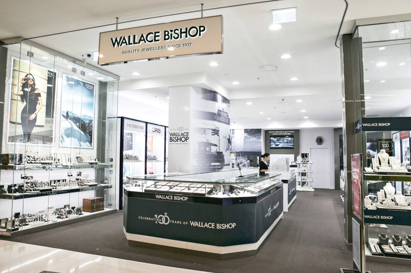 Wallace Bishop - Central Mall - Logo