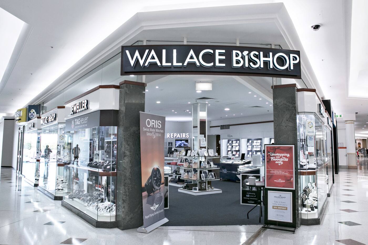 Wallace Bishop - Loganholme - Logo