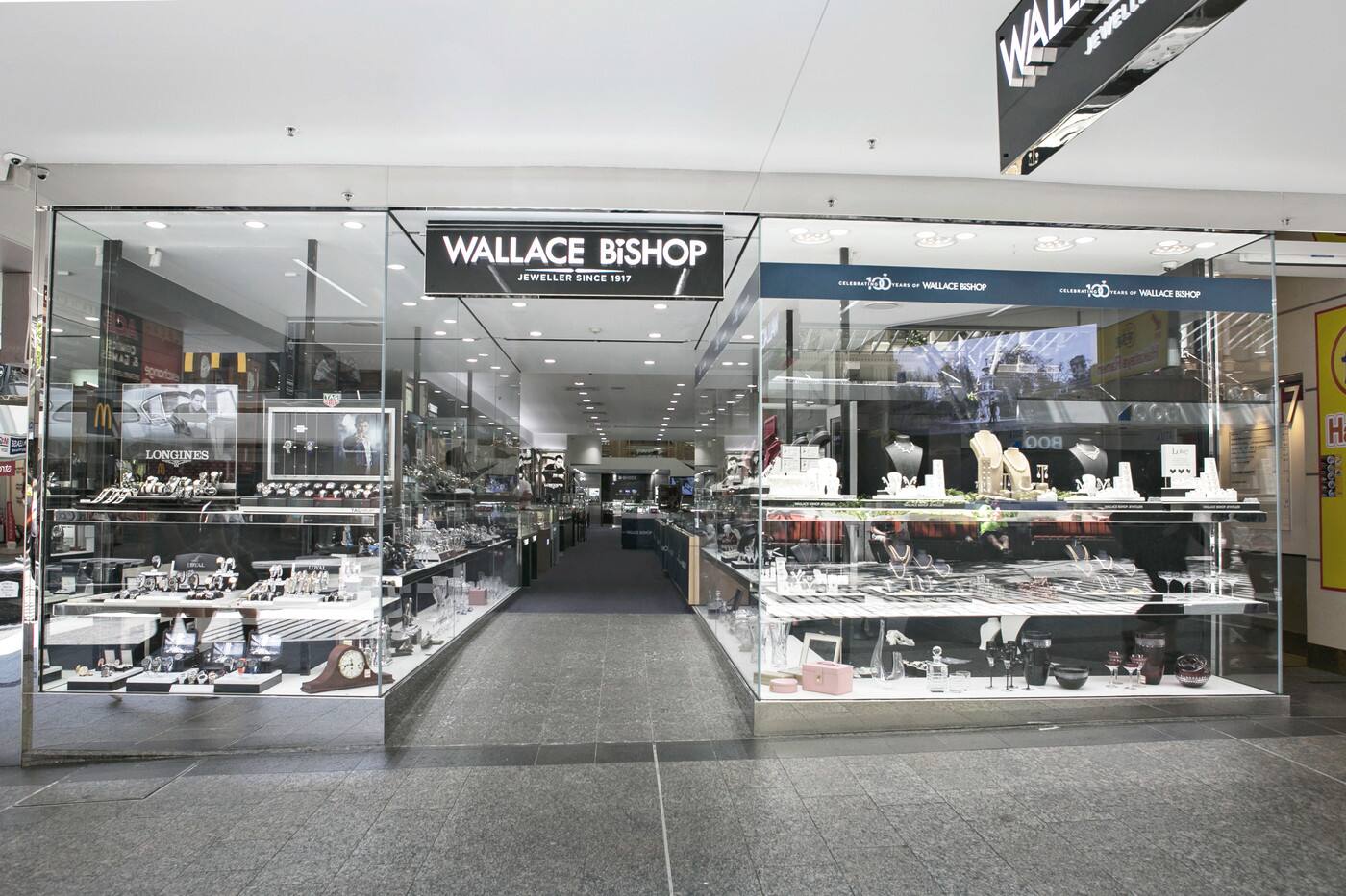 Wallace Bishop - Queen Street (Macarthur Central) - Logo