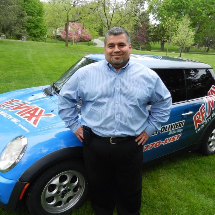 Wally Olivieri - Re/Max Twin City Realty Inc. - Logo