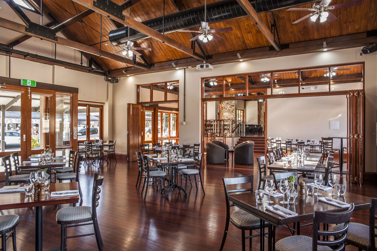 Wanera Wine Bar - Logo