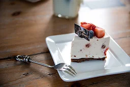 WarmOven Cake & Desserts - Logo