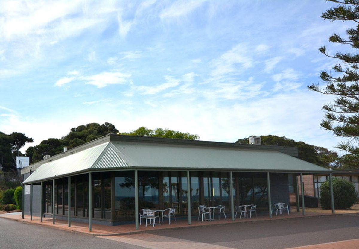 Watersedge Restaurant - Logo