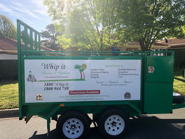 Whip it Lawns & Gardens - Logo