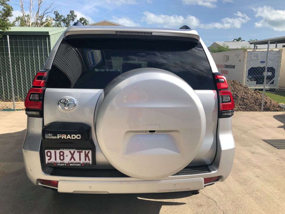 Whitsunday Windscreens & Tinting - Logo