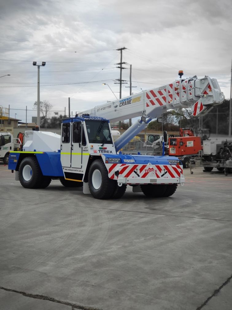 Wide Bay Crane Hire - Logo
