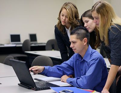 WinCom Training - Logo