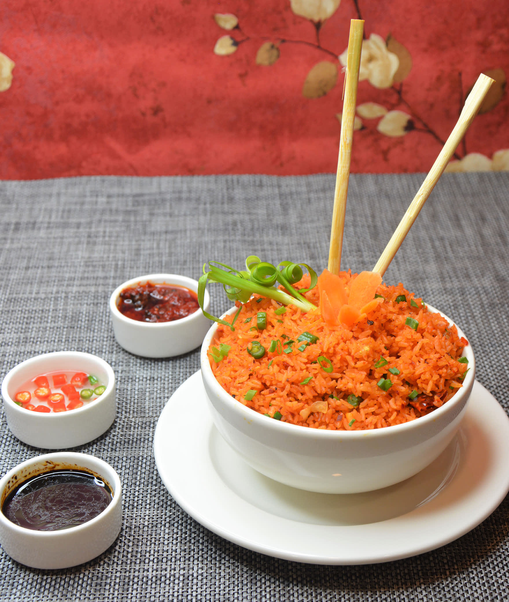 Wok In Chow - Logo