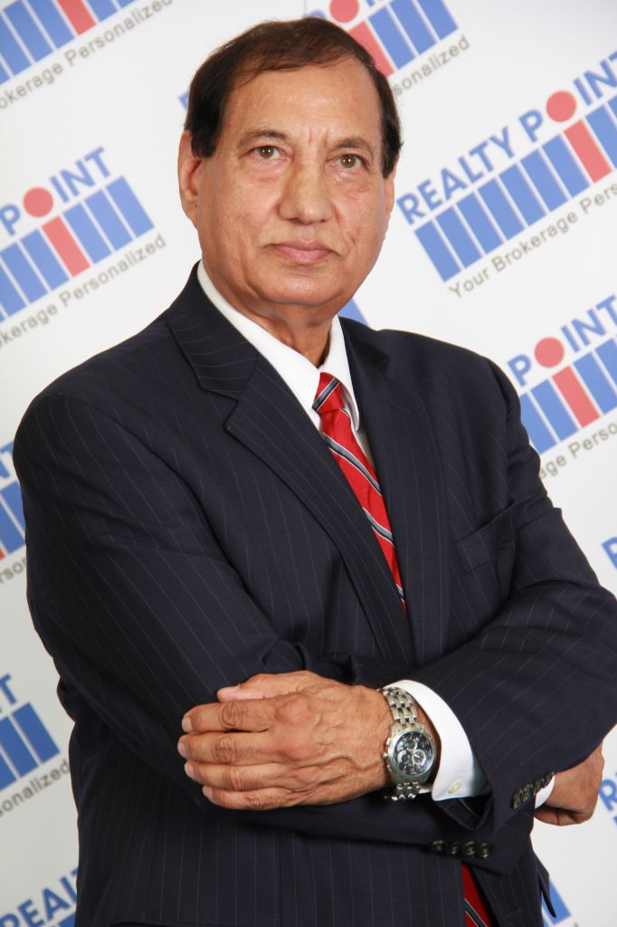World Class Realty Point - Ishrat Laeeque - Logo