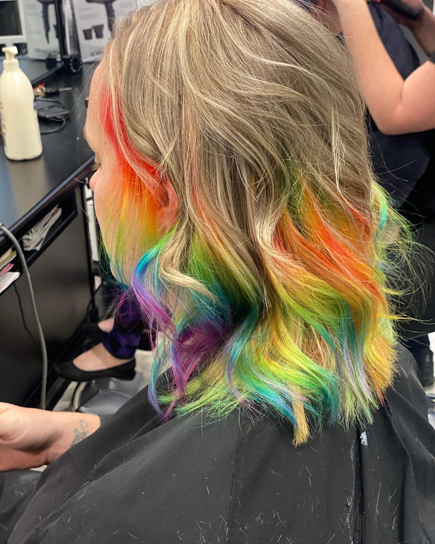 Wow! Excellence in Hair - Logo