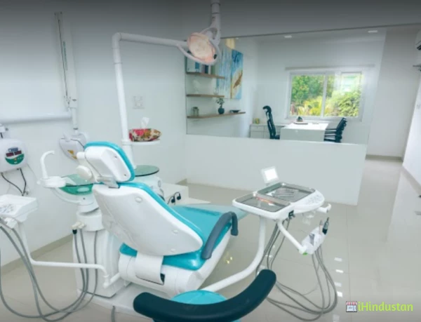 XL Smiles Dental Clinic - Logo
