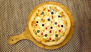 Yalla Pizza - Logo