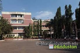 Yashwantrao Mohite College of Arts Science and Commerce - Logo
